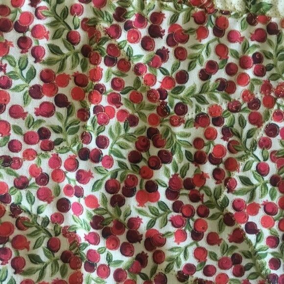 NWT Hand Crafted Quilted Holiday Runner - Picture 6 of 9